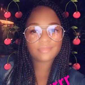 Meet your Posher, Johnetta